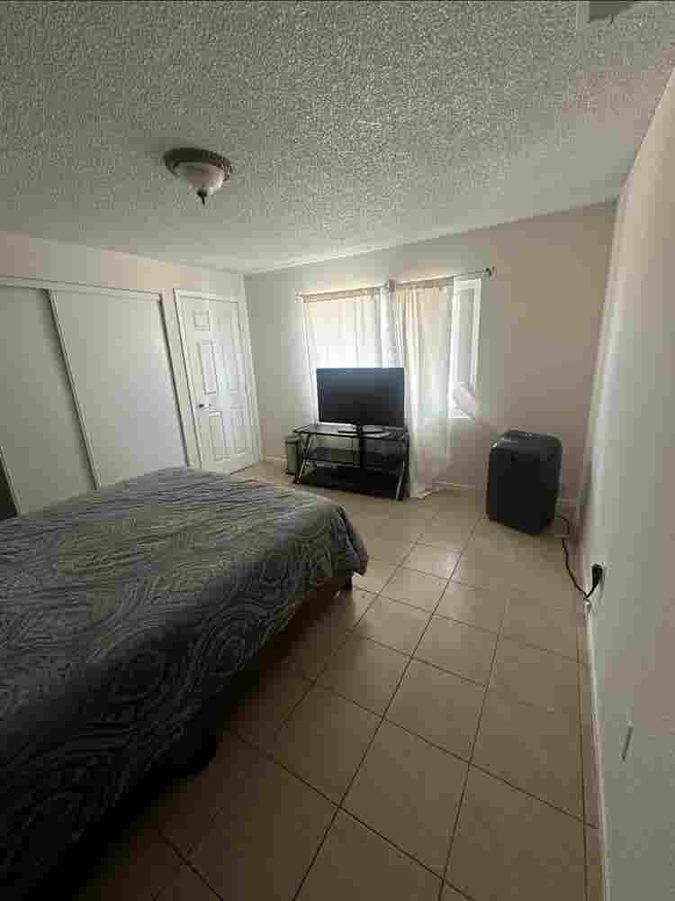 Room for rent Hesperia
