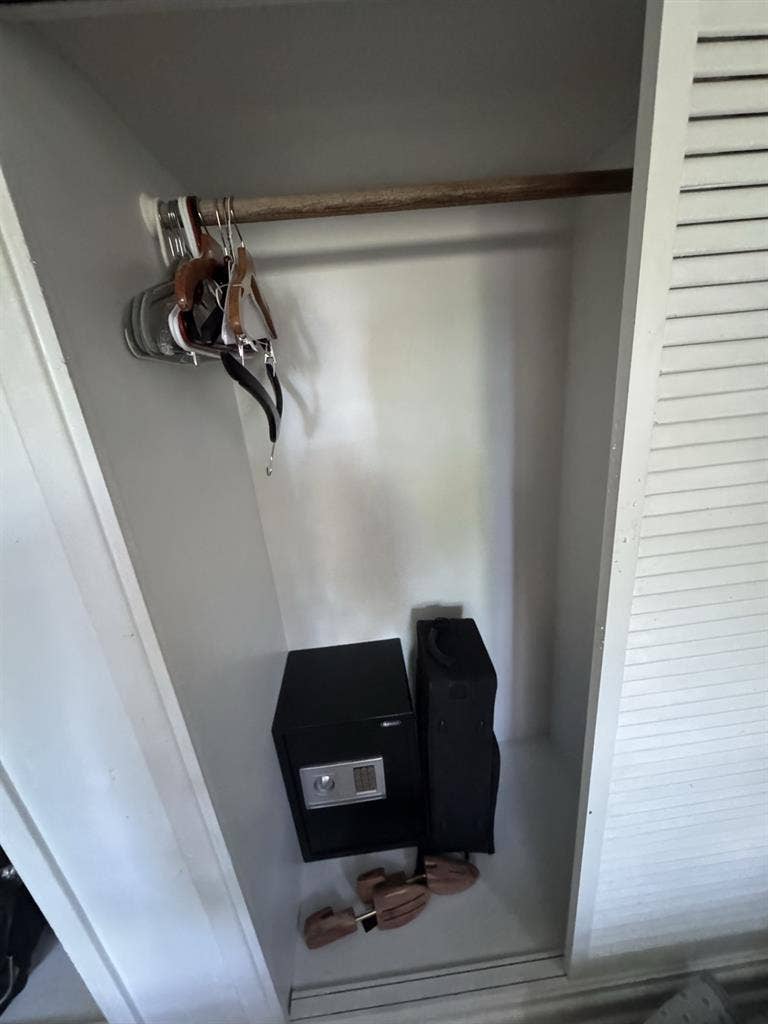 Spacious 2BR Apartment in WPB