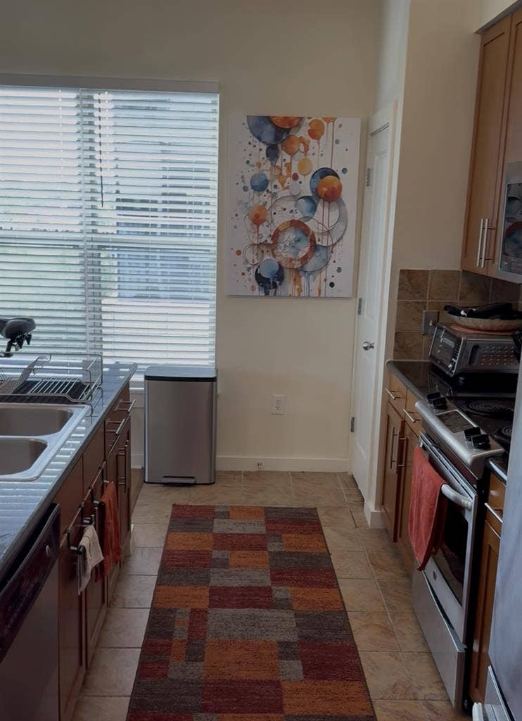 Furnished Penthouse Apt Room 2 Rent