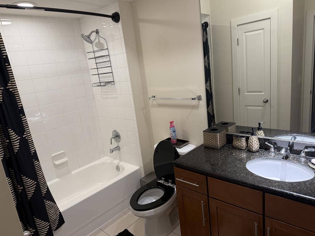 Furnished Penthouse Apt Room 2 Rent