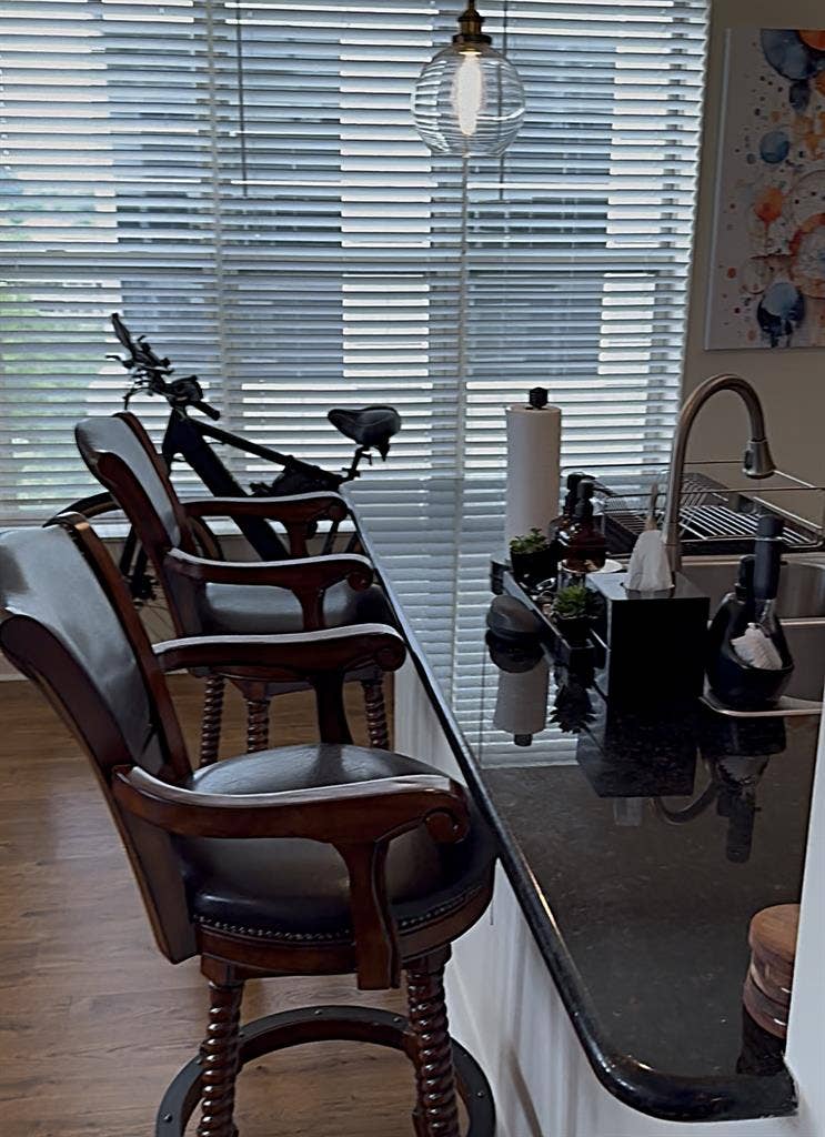 Furnished Penthouse Apt Room 2 Rent