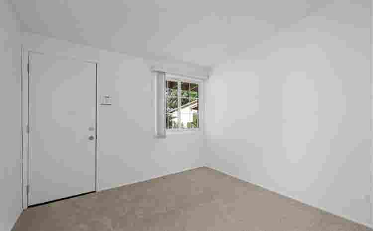 $ 
Roommate for Gardena 
House