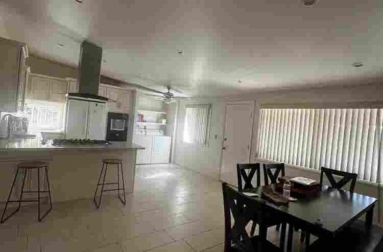 $
Roommate for Gardena 
House