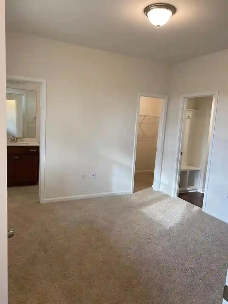 4 BR in Apex