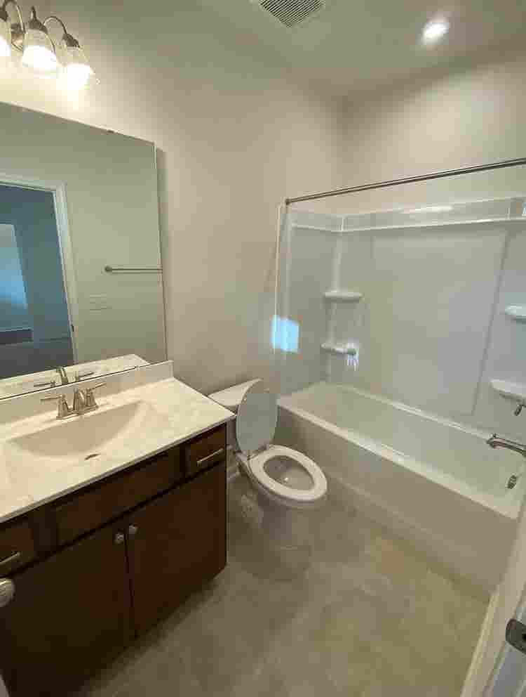 4 BR in Apex
