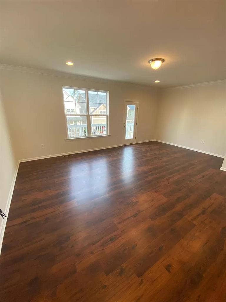 4 BR in Apex
