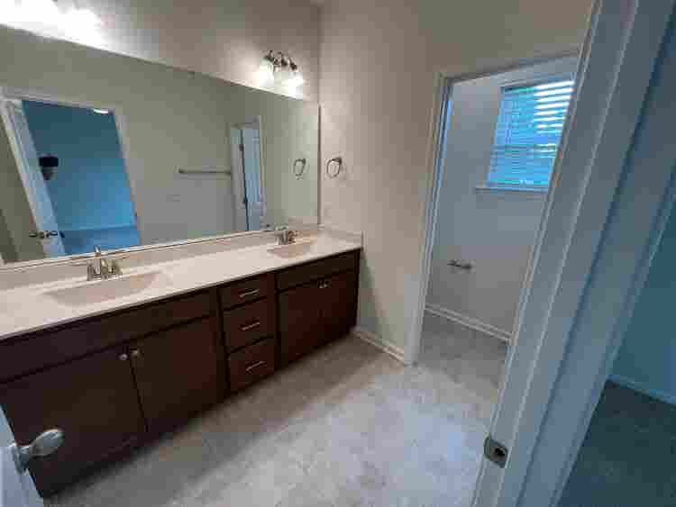 4 BR in Apex