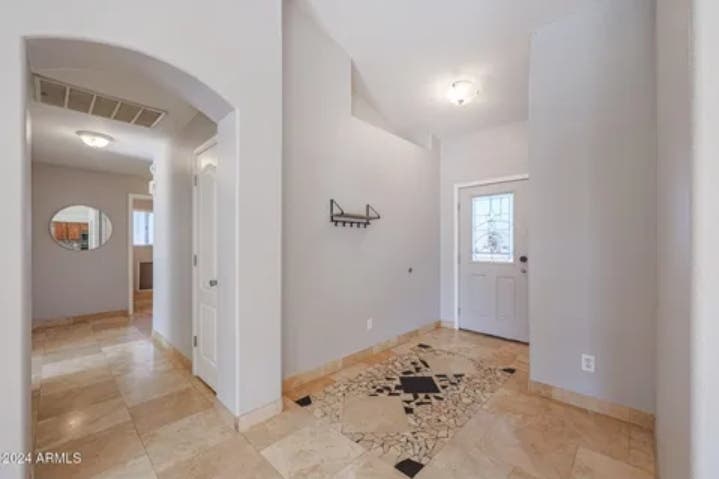Room for Rent - Pool & Private Bath