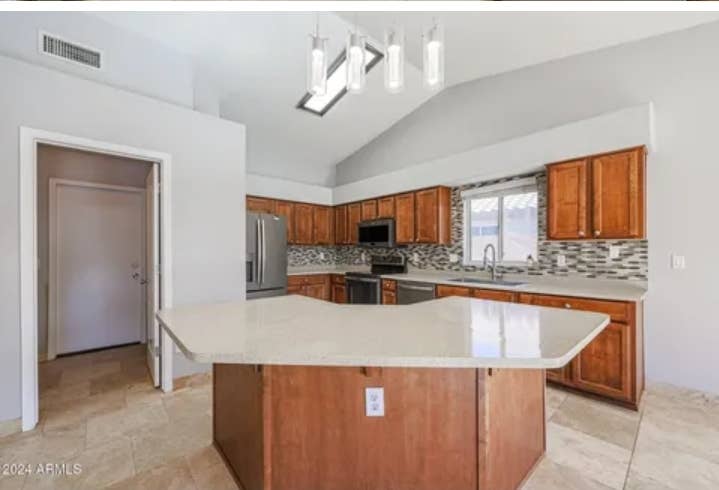 Room for Rent - Pool & Private Bath