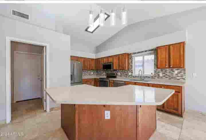 Room for Rent - Pool & Private Bath