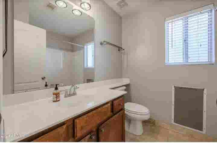Room for Rent - Pool & Private Bath