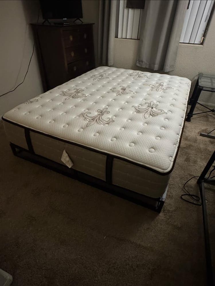 Room for rent private bath shared