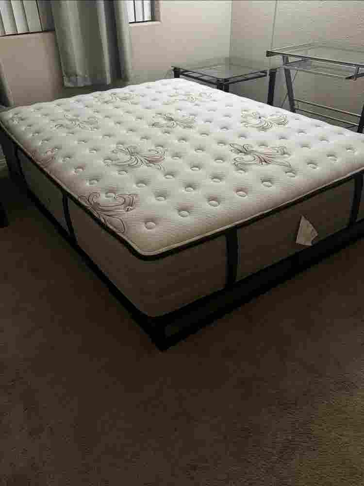 Room for rent private bath shared