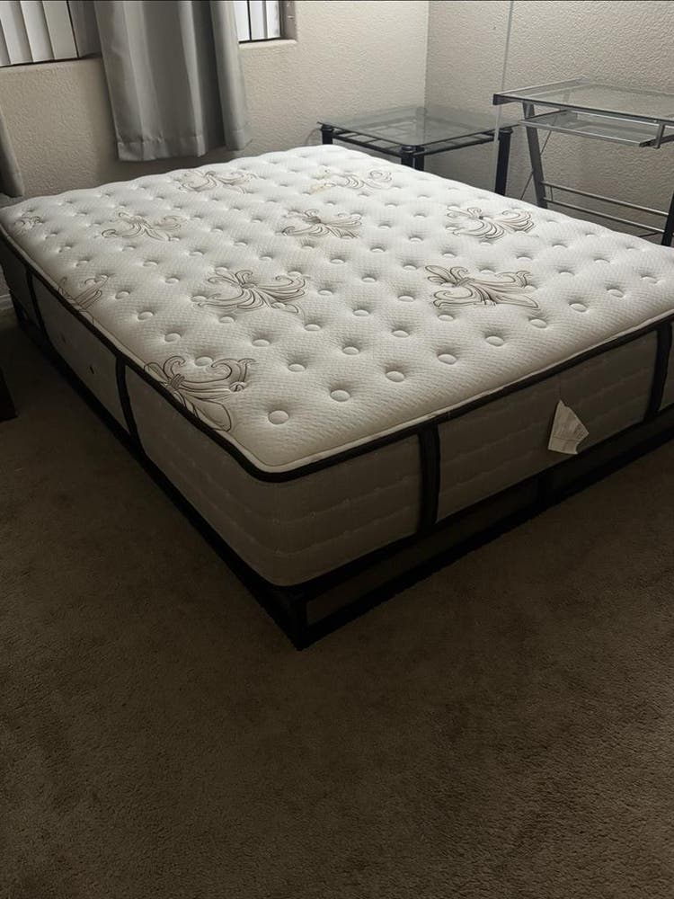 Room for rent private bath shared