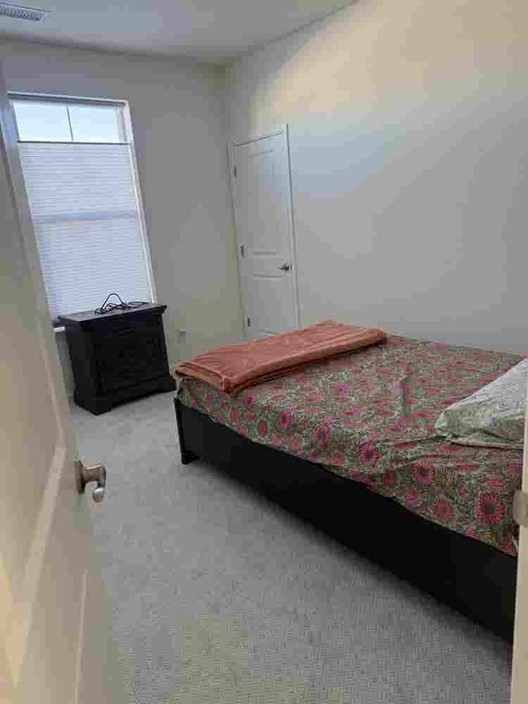 Independent room and separate bath