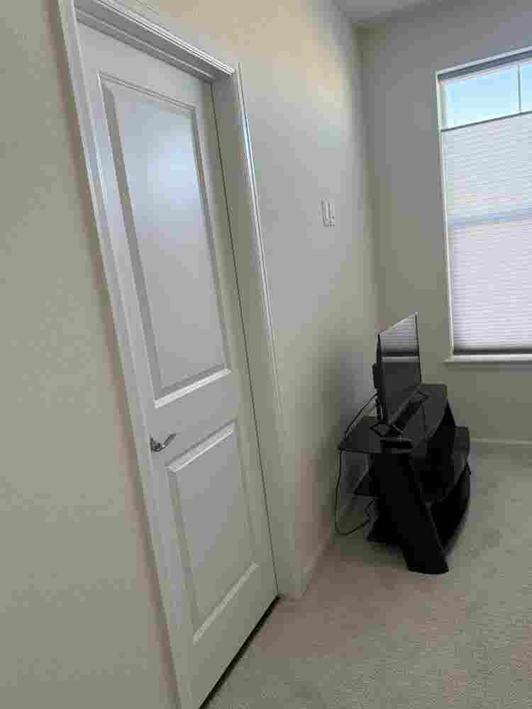 Independent room and separate bath