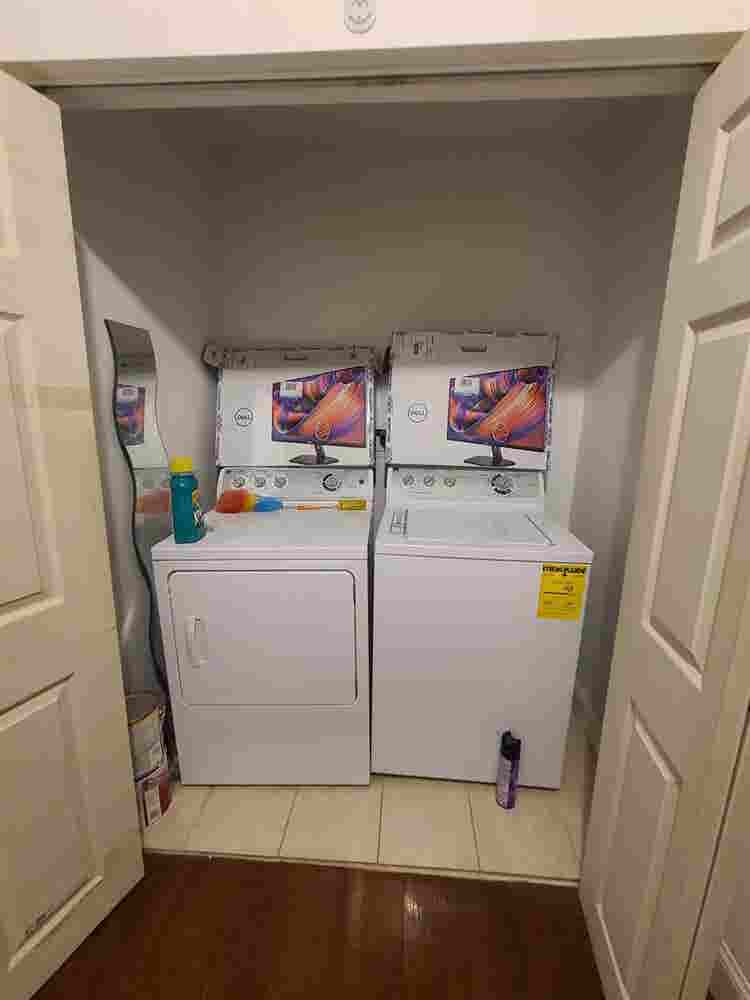 Room in University City Area