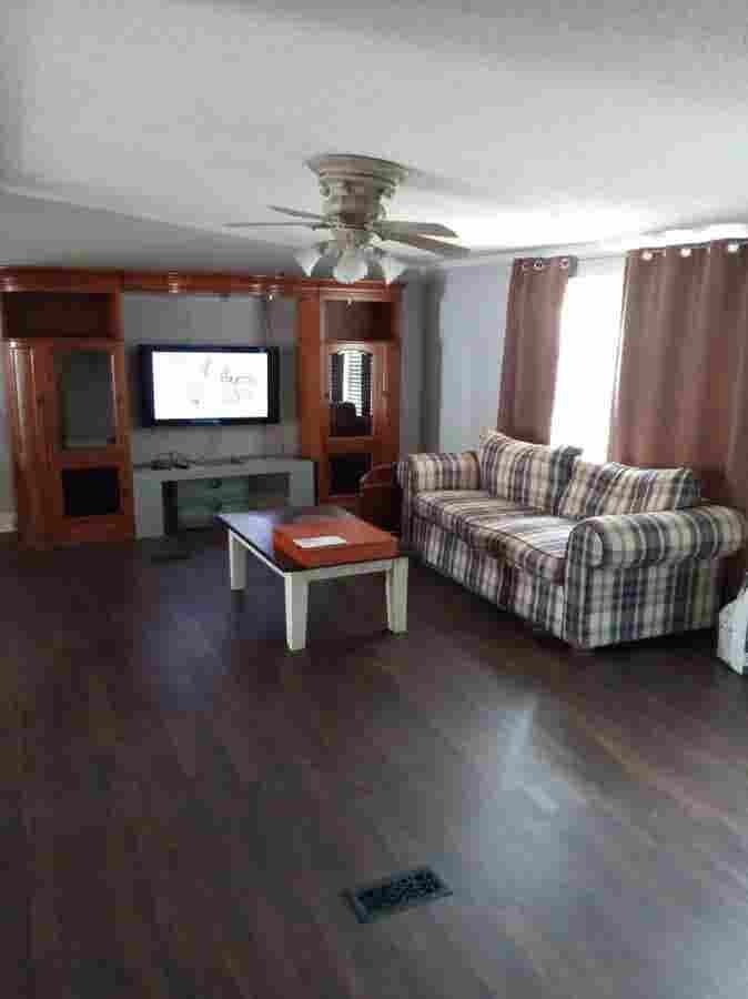 ROOMMATES WANTED