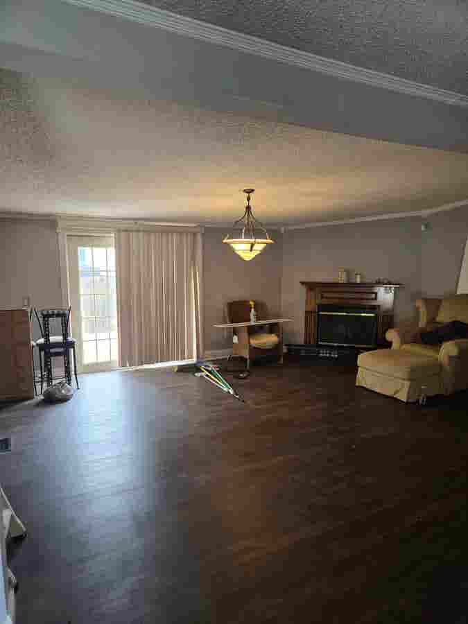 ROOMMATES WANTED
