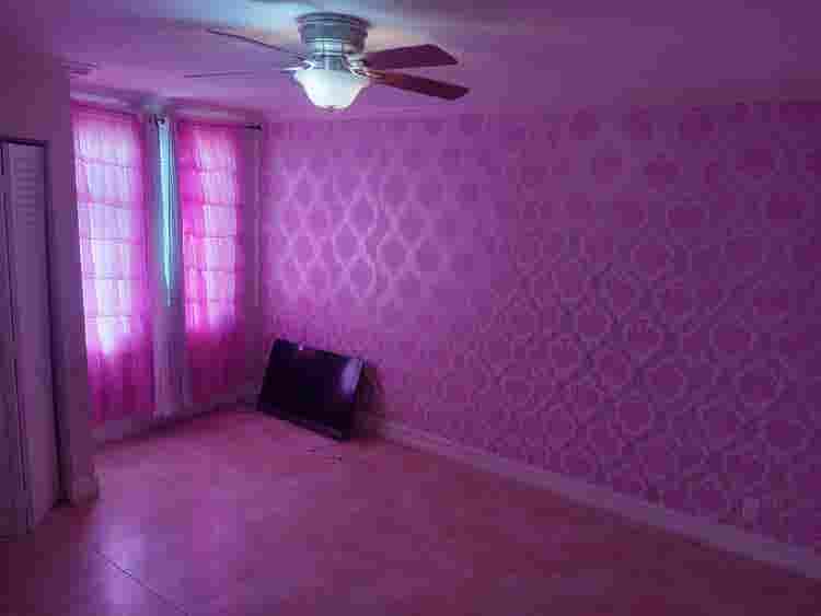 1 Room with a Share Bathroom