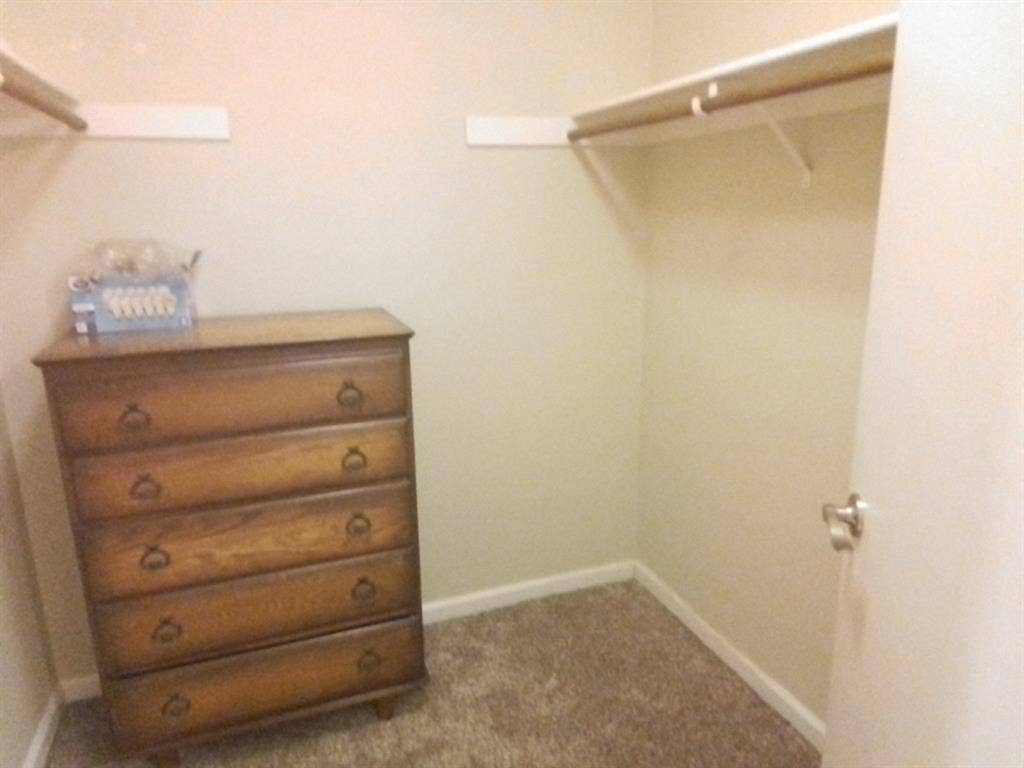 Seeking roommate that's quiet