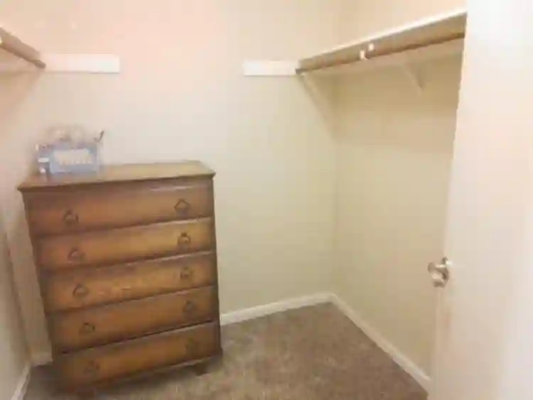 Seeking roommate that's quiet