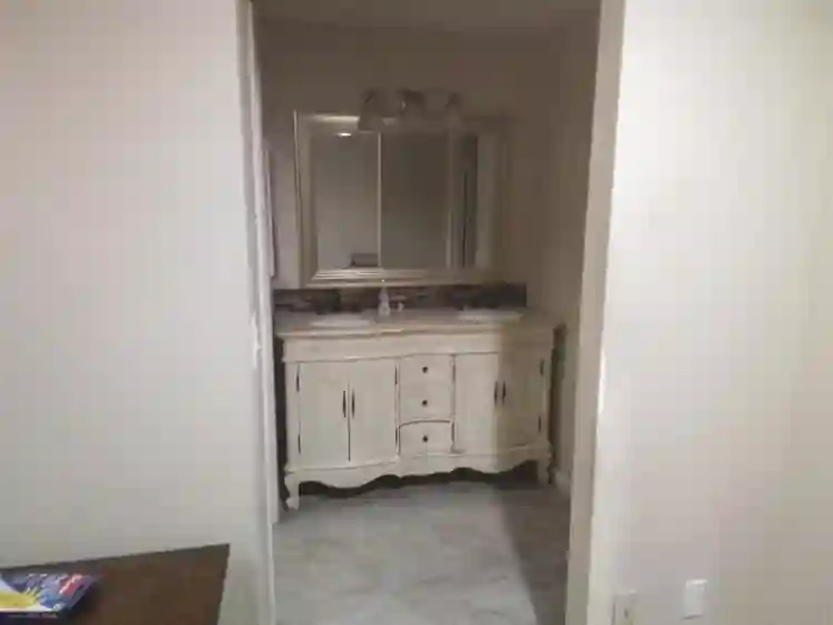 Seeking roommate that's quiet