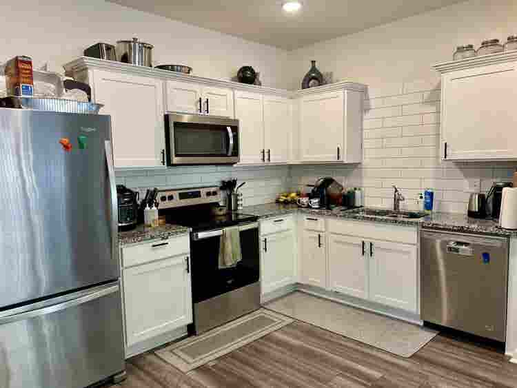 Looking for roommate