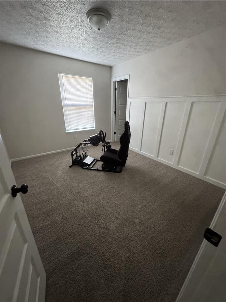Room for rent - pet friendly