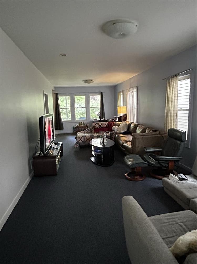 Room for Rent in Logan Squaree
