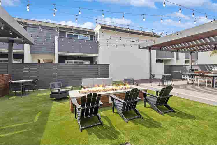 TownHouse Room in Prime location