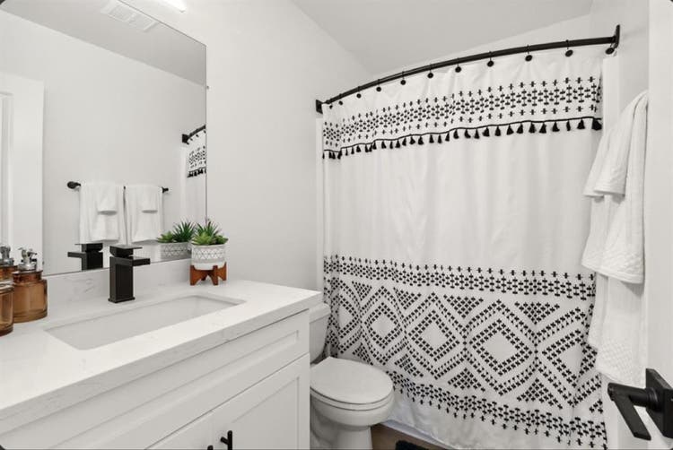 TownHouse Room in Prime location