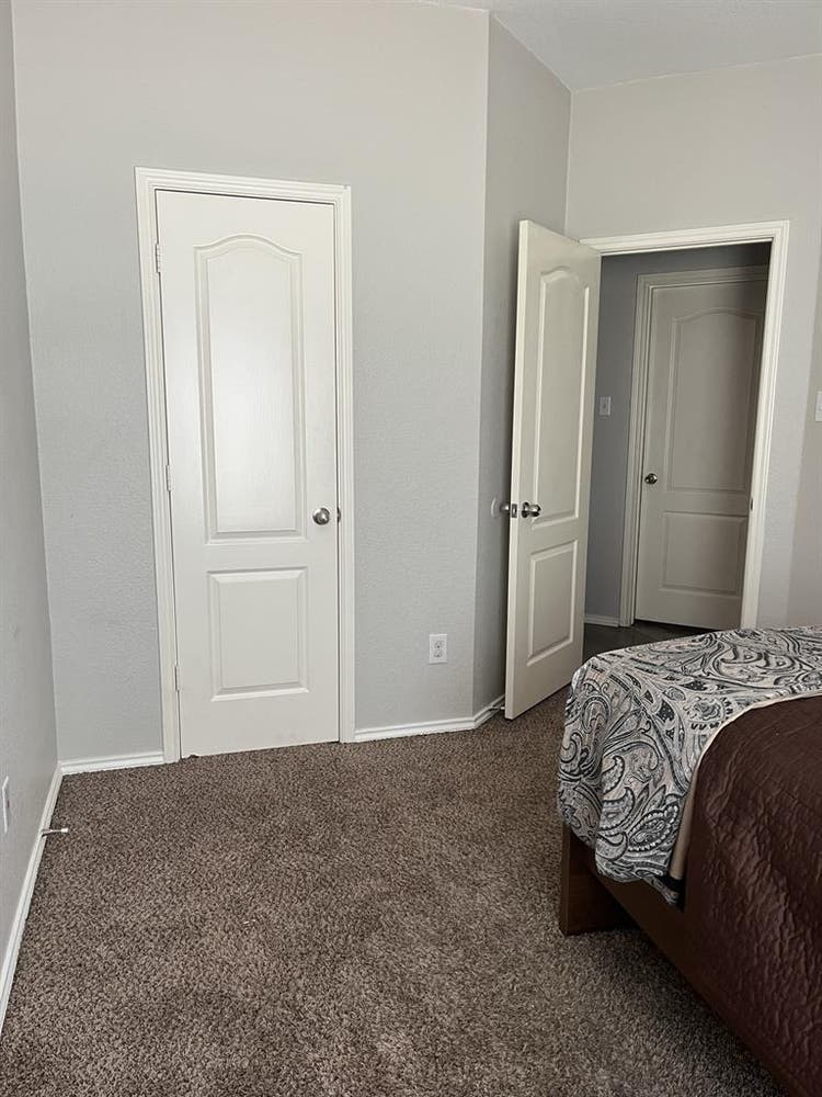 Private room and bathroomm