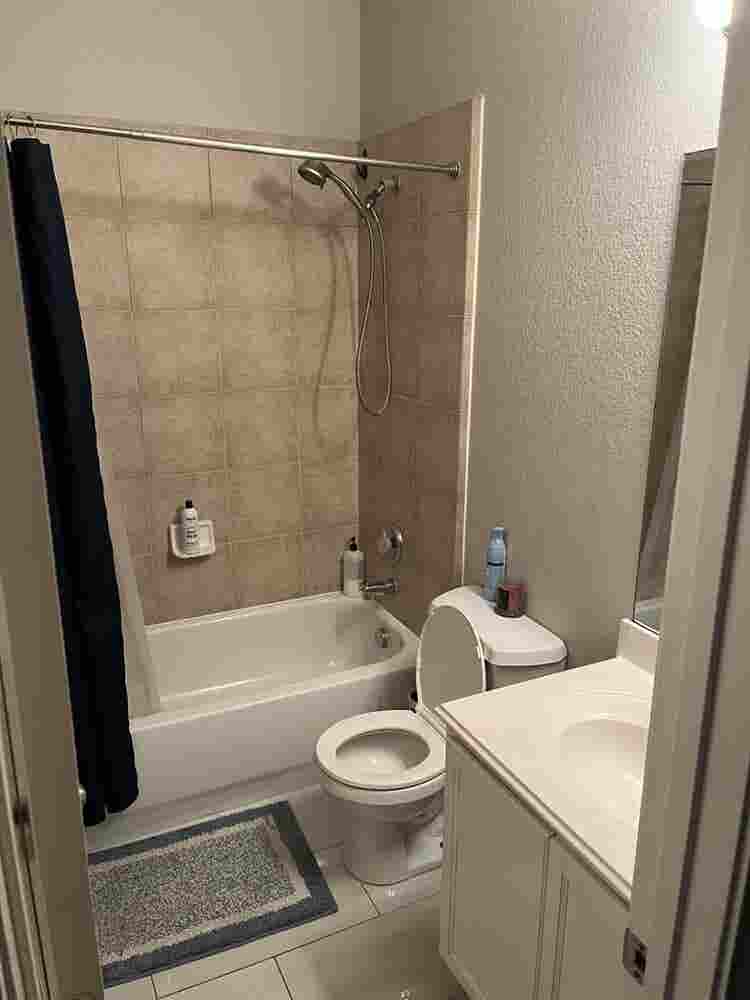 Private room and bathroomm