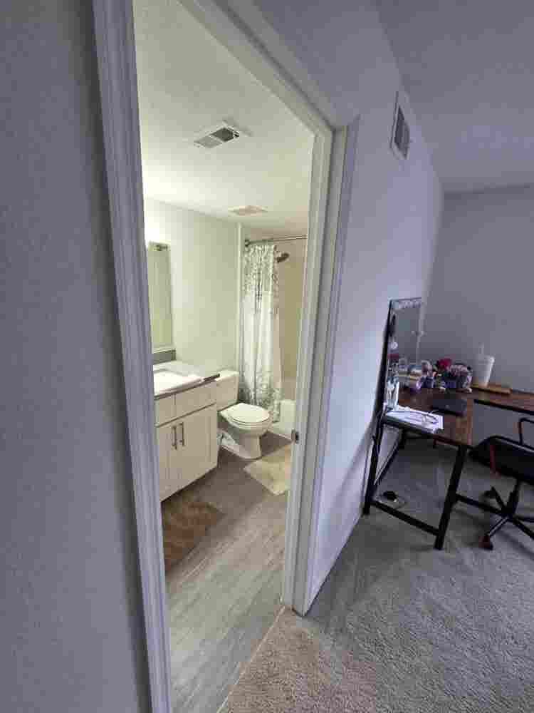 Master bedroom for rent