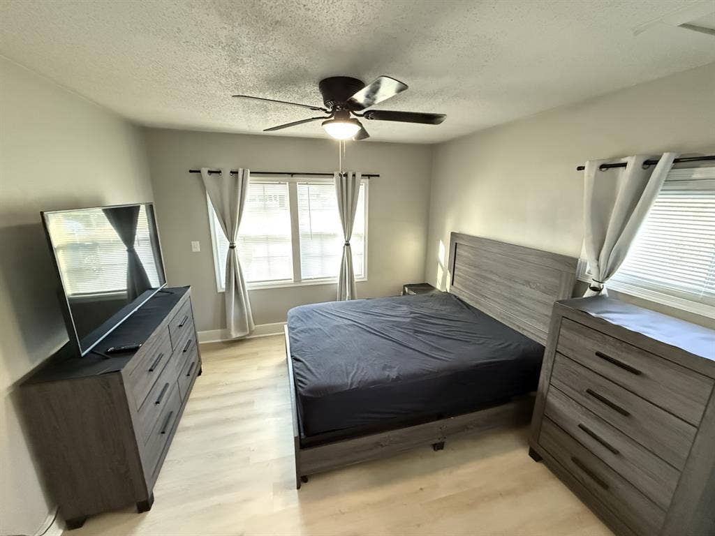 Large Furnished rm available in Nfk