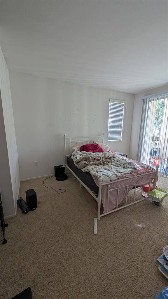 Looking for a Roommate in Tustin