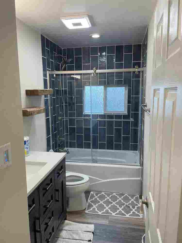 Looking for roommate