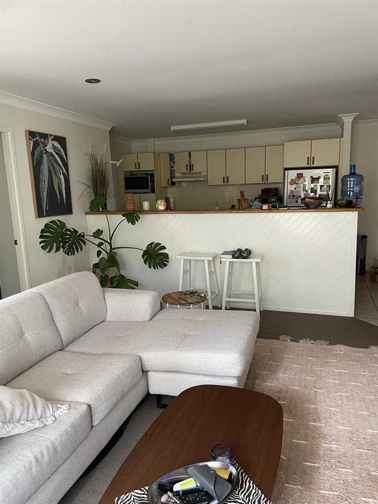 Medium size bedroom in 3 BR duplex