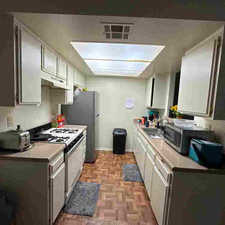Looking for a Roommate