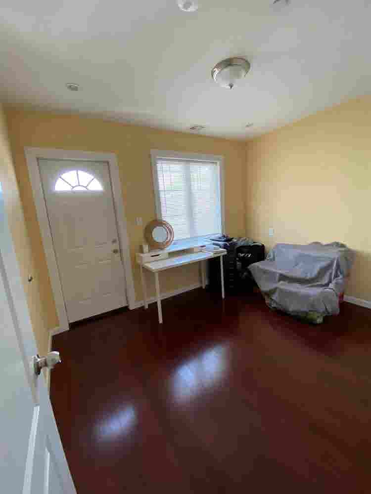 Looking for a female roommate