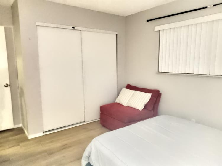 1 bedroom/shared bathroom for rent