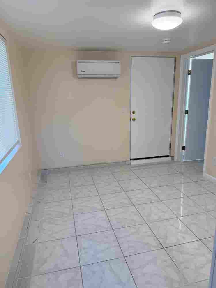 Winnetka room for rent