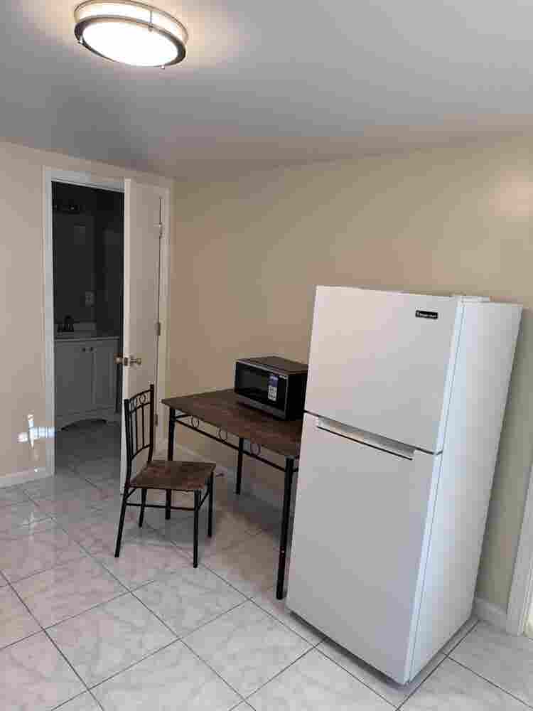 Winnetka room for rent