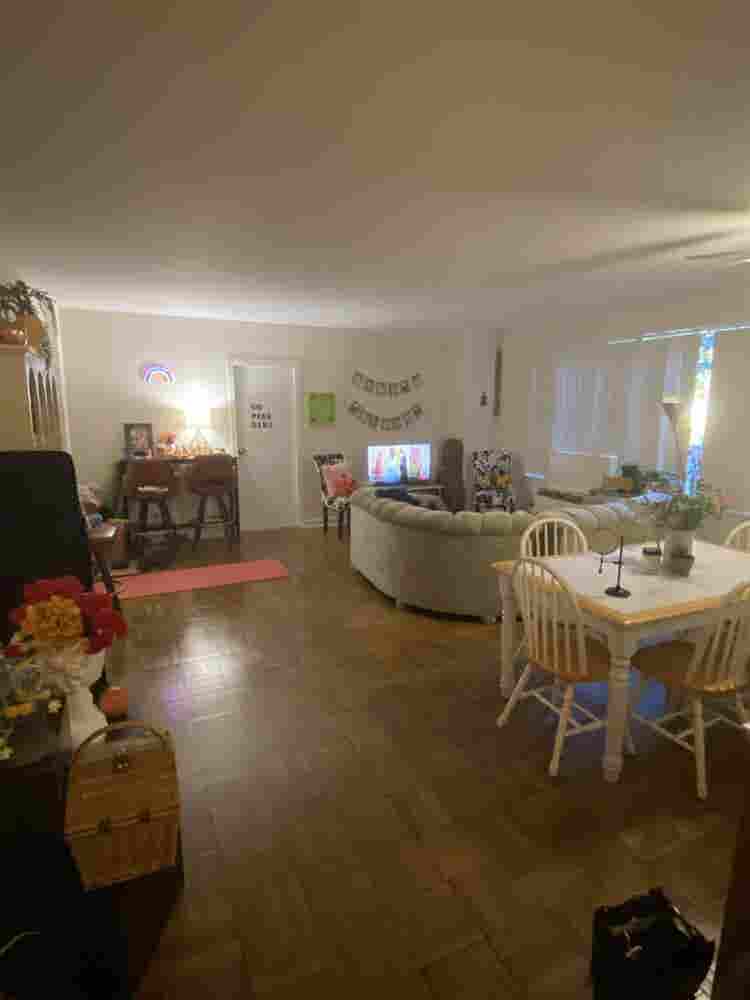 ROOM FOR RENT - OCTOBER MID CITY LA