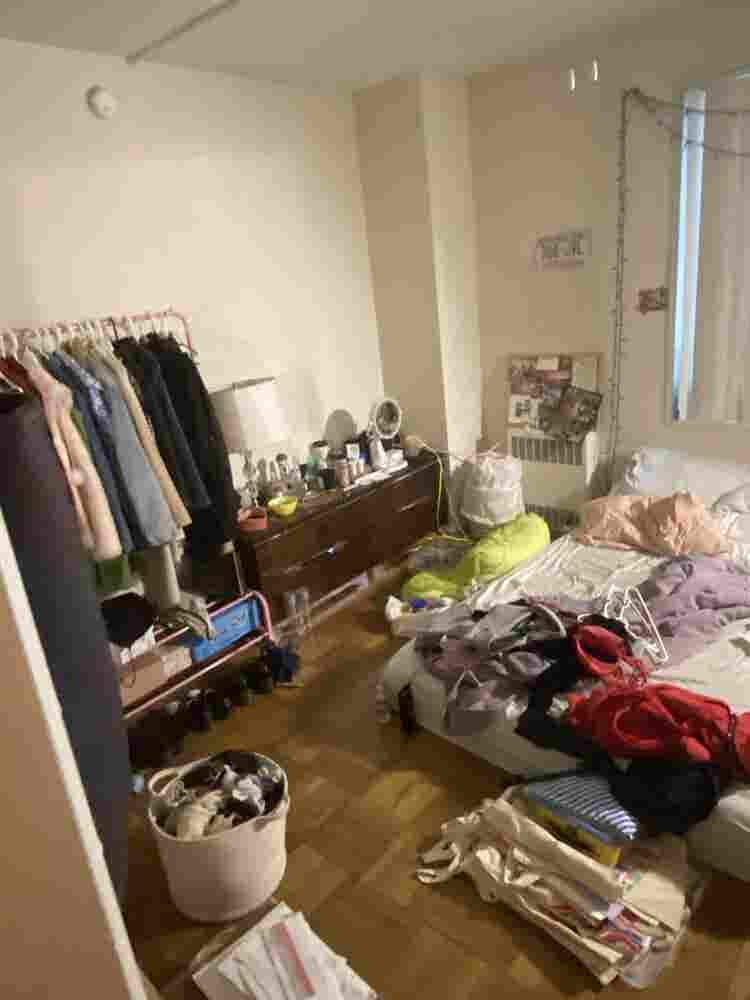 ROOM FOR RENT - OCTOBER MID CITY LA
