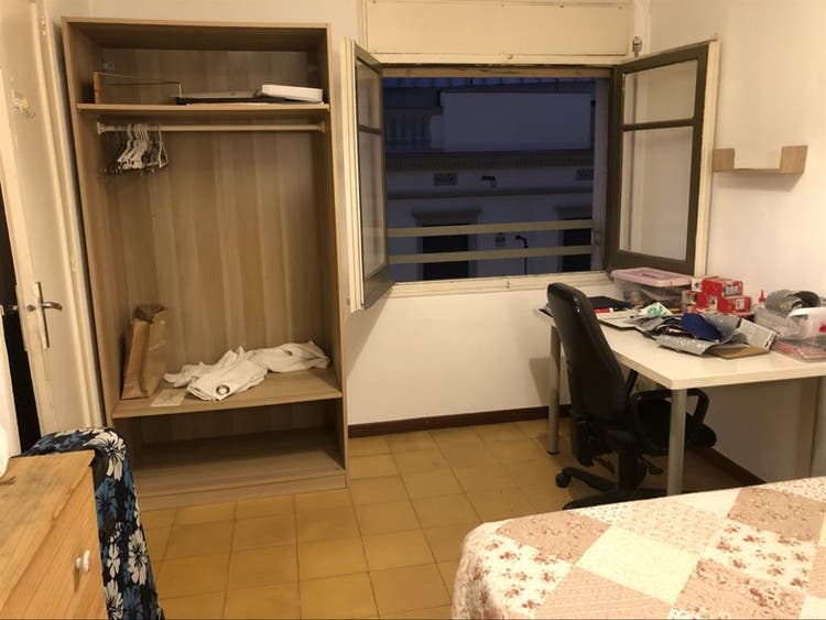 Habitación grande, cama doble