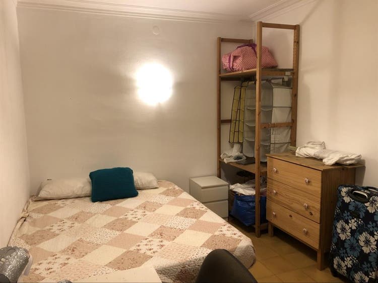 Habitación grande, cama doble