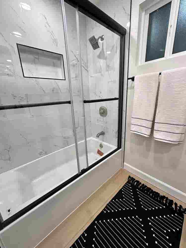 2nd floor Lg room with private bath