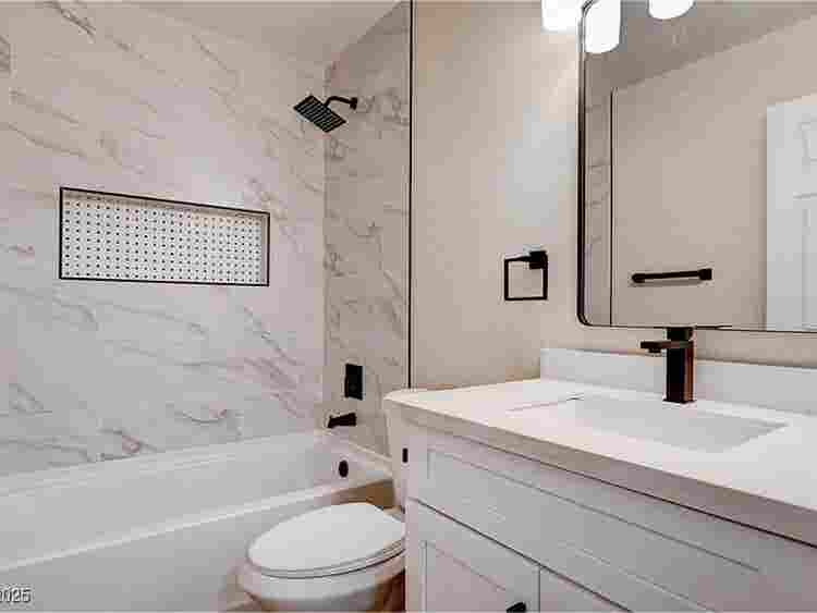 Charming 3bed Single Family Home.